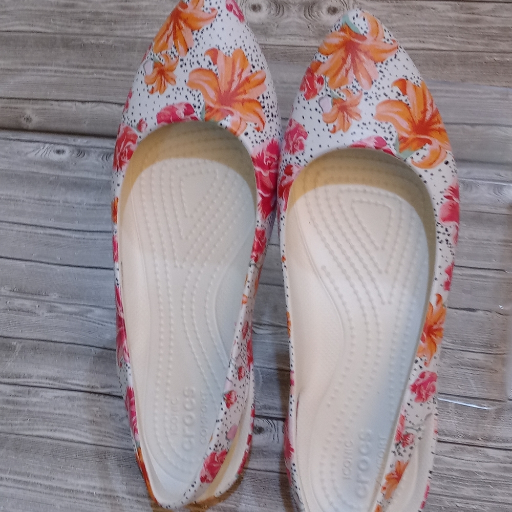 Crocs - Picture 2 of 10